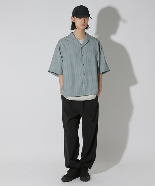 LAKOLE(ラコレ)の「ストライプハンドドローシャツ / 741556(シャツ/ブラウス・メンズ・ブラック/グレー/ブルー・MEDIUM/LARGE)」の4枚目の写真