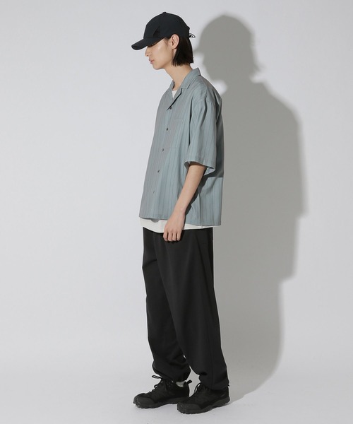 LAKOLE(ラコレ)の「ストライプハンドドローシャツ / 741556(シャツ/ブラウス・メンズ・ブラック/グレー/ブルー・MEDIUM/LARGE)」の5枚目の写真