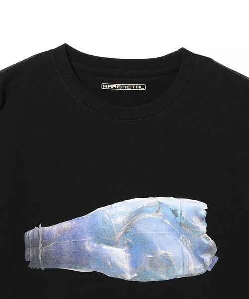BEAMS T(ビームスティー)の「RAREMETAL / BLUE PET Tee(Tシャツ/カットソー・メンズ・ブラック・LARGE/X-LARGE/MEDIUM)」の3枚目の写真