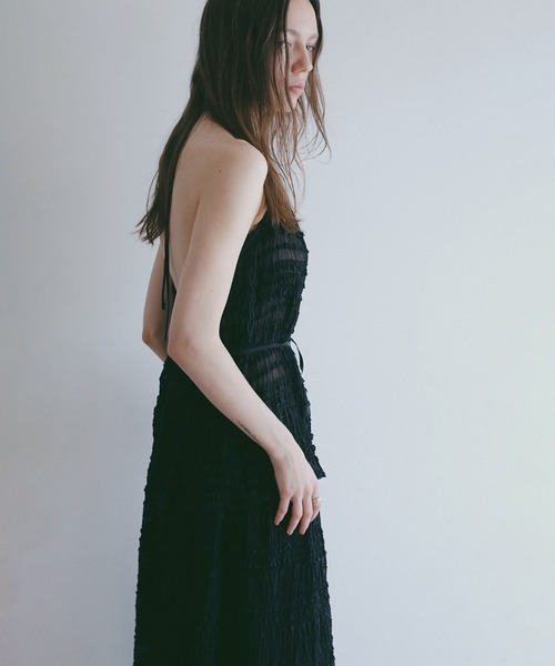 MANOF(マノフ)の「SHIRRING HALTER NECK TOPS(その他トップス・レディース・ブラック/アイボリー・F)」の21枚目の写真