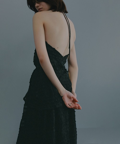 MANOF(マノフ)の「SHIRRING HALTER NECK TOPS(その他トップス・レディース・ブラック/アイボリー・F)」の13枚目の写真