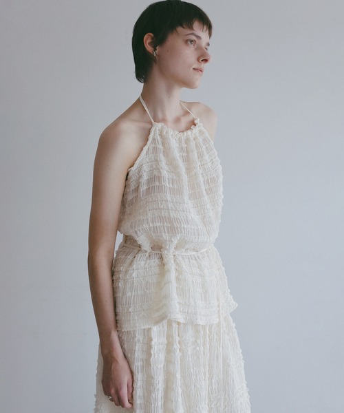 MANOF(マノフ)の「SHIRRING HALTER NECK TOPS(その他トップス・レディース・ブラック/アイボリー・F)」の5枚目の写真