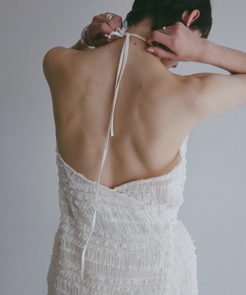 MANOF(マノフ)の「SHIRRING HALTER NECK TOPS(その他トップス・レディース・ブラック/アイボリー・F)」の10枚目の写真