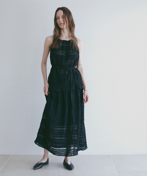 MANOF(マノフ)の「SHIRRING HALTER NECK TOPS(その他トップス・レディース・ブラック/アイボリー・F)」の19枚目の写真