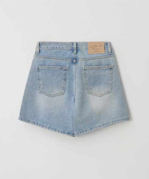 BUTTON UP(ボタンアップ)の「クラシックウォッシュドショートデニムパンツ(LIGHT BLUE)(その他パンツ・レディース・ブルー系その他・SMALL/MEDIUM/LARGE)」の3枚目の写真