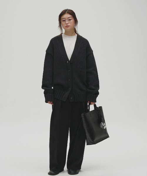 TODAYFUL(トゥデイフル)の「Boyfriend Knit Cardigan(カーディガン/ボレロ・レディース・ブラック/ブラウン・FREE)」の3枚目の写真