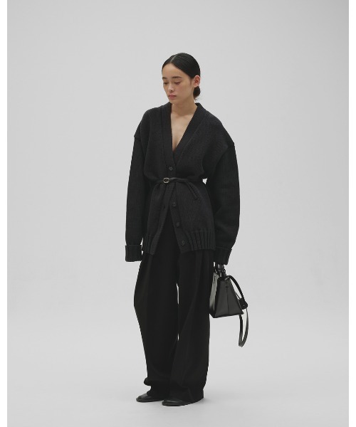 TODAYFUL(トゥデイフル)の「Boyfriend Knit Cardigan(カーディガン/ボレロ・レディース・ブラック/ブラウン・FREE)」の13枚目の写真
