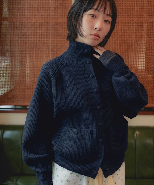 miette(ミエット)の「くるみボタンハイネックニットカーディガン(カーディガン/ボレロ・レディース・ブラウン/ネイビー/チャコール・FREE)」の1枚目の写真