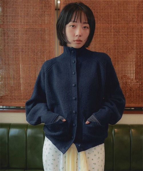 miette(ミエット)の「くるみボタンハイネックニットカーディガン(カーディガン/ボレロ・レディース・ブラウン/ネイビー/チャコール・FREE)」の16枚目の写真