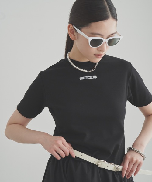 SOEMIN(ソミン)の「Cut-Out Ruched Top/バックオープン半袖Tシャツ(Tシャツ/カットソー・レディース・ホワイト/ブラック・FREE)」の10枚目の写真