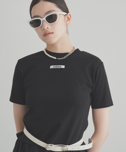 SOEMIN(ソミン)の「Cut-Out Ruched Top/バックオープン半袖Tシャツ(Tシャツ/カットソー・レディース・ホワイト/ブラック・FREE)」の11枚目の写真