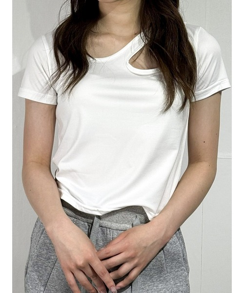 marcydorn(マーシードルン)の「アシンメトリースリット クロップドTシャツ(Tシャツ/カットソー・レディース・ブラック/ホワイト・S/L/M)」の2枚目の写真