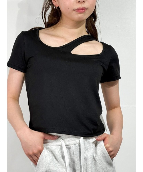 marcydorn(マーシードルン)の「アシンメトリースリット クロップドTシャツ(Tシャツ/カットソー・レディース・ブラック/ホワイト・S/L/M)」の1枚目の写真