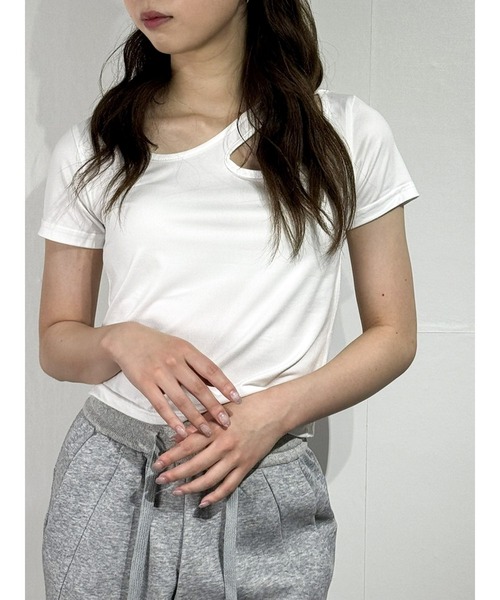 marcydorn(マーシードルン)の「アシンメトリースリット クロップドTシャツ(Tシャツ/カットソー・レディース・ブラック/ホワイト・S/L/M)」の3枚目の写真