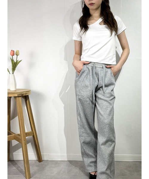 marcydorn(マーシードルン)の「アシンメトリースリット クロップドTシャツ(Tシャツ/カットソー・レディース・ブラック/ホワイト・S/L/M)」の5枚目の写真