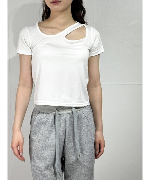 marcydorn(マーシードルン)の「アシンメトリースリット クロップドTシャツ(Tシャツ/カットソー・レディース・ブラック/ホワイト・S/L/M)」の12枚目の写真