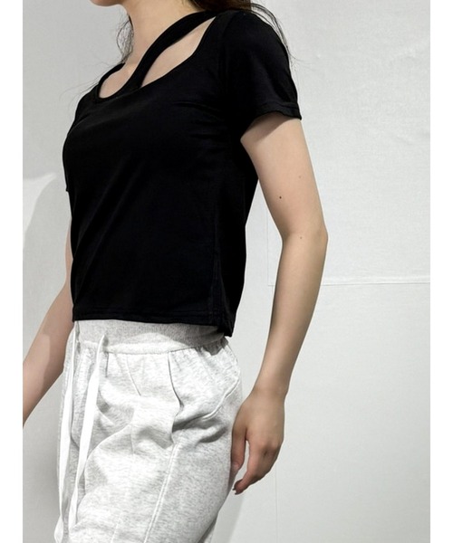 marcydorn(マーシードルン)の「アシンメトリースリット クロップドTシャツ(Tシャツ/カットソー・レディース・ブラック/ホワイト・S/L/M)」の18枚目の写真