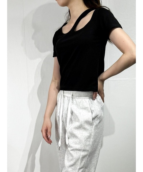 marcydorn(マーシードルン)の「アシンメトリースリット クロップドTシャツ(Tシャツ/カットソー・レディース・ブラック/ホワイト・S/L/M)」の19枚目の写真