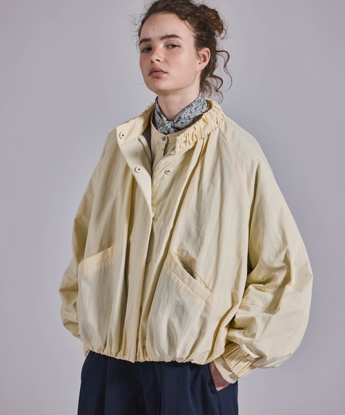 Kelen(ケレン)の「「KELEN / ケレン」ナイロンギャザー中綿入りブルゾン(その他アウター・レディース・ネイビー/オフホワイト/ブラック・S/M)」の2枚目の写真