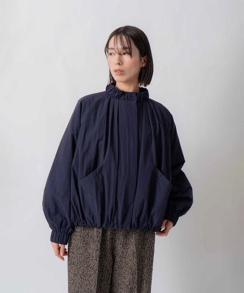 Kelen(ケレン)の「「KELEN / ケレン」ナイロンギャザー中綿入りブルゾン(その他アウター・レディース・ネイビー/オフホワイト/ブラック・S/M)」の11枚目の写真