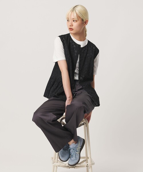 BEAUTY&YOUTH UNITED ARROWS(ビューティーアンドユースユナイテッドアローズ)の「エンブロイダリー ペプラム ノースリーブ チュニック ウォッシャブル(シャツ/ブラウス・レディース・オフホワイト/ブラック/シャーベット・FREE)」の6枚目の写真