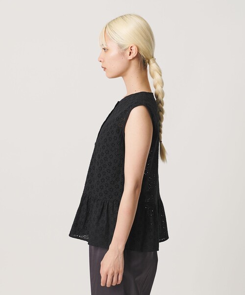 BEAUTY&YOUTH UNITED ARROWS(ビューティーアンドユースユナイテッドアローズ)の「エンブロイダリー ペプラム ノースリーブ チュニック ウォッシャブル(シャツ/ブラウス・レディース・オフホワイト/ブラック/シャーベット・FREE)」の14枚目の写真