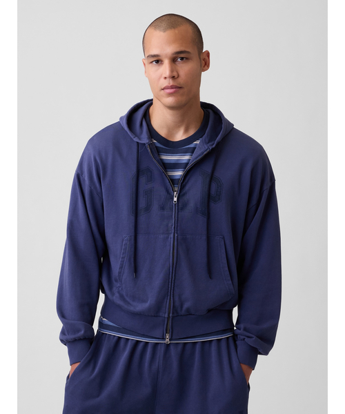 GAP(ギャップ)の「VintageSoft Oversized Gap Logo Zip Hoodie(スウェット・メンズ・ブラック/ブラウン/ネイビー/ワイン・M/L/S/XS/XL)」の3枚目の写真