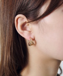 ワインディング ライン フープ ワンタッチ ピアス