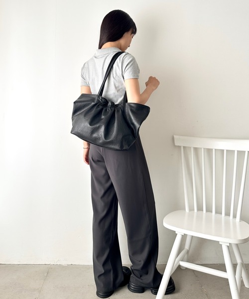 NATURALIST（ナチュラリスト）の「ギャザーデザイン 軽量ソフト トートバッグ（トートバッグ・レディース・アイボリー/ブラウン/ブラック・FREE）」の7枚目の写真