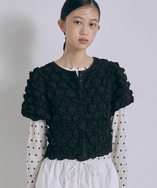 Puff Smocked Short Blouse — укороченная блузка с пышными рукавами и сборкой на груди