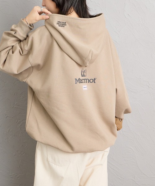 MARMOT（マーモット）の「[Marmot/マーモット] 別注 コレクションロゴ バックプリントスウェットパーカー（パーカー・レディース・ベージュ/ブラック/チャコール・S/M/L/XL）」の13枚目の写真