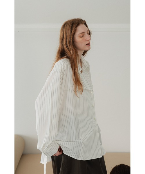 tento(テント)の「Oversized Belted Striped Shirt(シャツ/ブラウス・レディース・ブルー/ホワイト・FREE)」の7枚目の写真