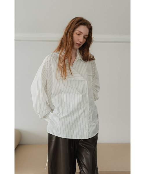 tento(テント)の「Oversized Belted Striped Shirt(シャツ/ブラウス・レディース・ブルー/ホワイト・FREE)」の6枚目の写真