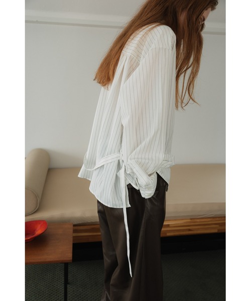 tento(テント)の「Oversized Belted Striped Shirt(シャツ/ブラウス・レディース・ブルー/ホワイト・FREE)」の5枚目の写真
