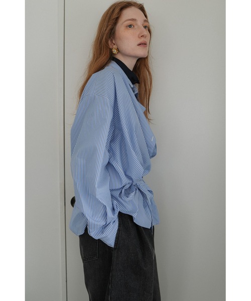 tento(テント)の「Oversized Belted Striped Shirt(シャツ/ブラウス・レディース・ブルー/ホワイト・FREE)」の10枚目の写真