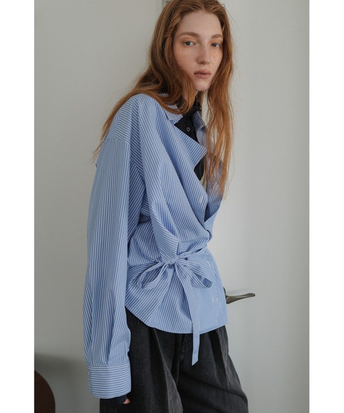 tento(テント)の「Oversized Belted Striped Shirt(シャツ/ブラウス・レディース・ブルー/ホワイト・FREE)」の9枚目の写真