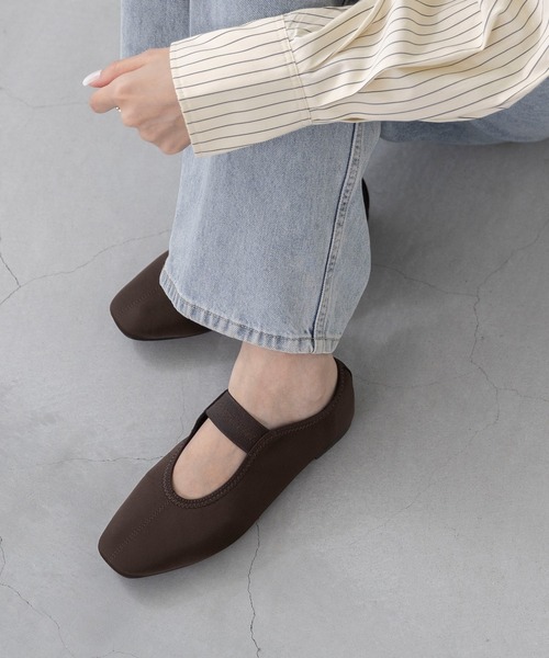 menue(メヌエ)の「スクエアトゥ ゴムストラップ Uカットフラットパンプス(パンプス・レディース・ブラック/ブラウン/シルバー・22.5cm/23.5cm/24.5cm/25.5cm/23.0cm/24.0cm/25.0cm/26.0cm/21.5cm/22.0cm)」の10枚目の写真