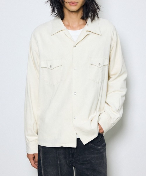 AZUL by moussy(アズールバイマウジー)の「ウェスタンコーデュロイシャツ 秋服 冬服 春服 レオパード ヒョウ柄 豹柄 無地(シャツ/ブラウス・メンズ・ホワイト/ブラック/ベージュ系その他・MEDIUM/LARGE)」の1枚目の写真