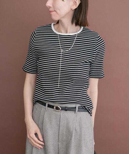 ITEMS URBANRESEARCH(アイテムズ アーバンリサーチ)の「ハンソデボーダーTシャツ(Tシャツ/カットソー・レディース・オフホワイト/ブラウン/ブラック・FREE)」の1枚目の写真
