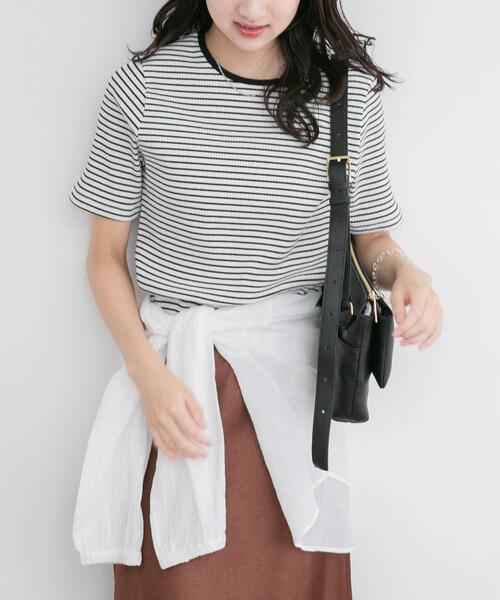 ITEMS URBANRESEARCH(アイテムズ アーバンリサーチ)の「ハンソデボーダーTシャツ(Tシャツ/カットソー・レディース・オフホワイト/ブラウン/ブラック・FREE)」の4枚目の写真