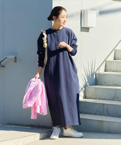 FREAK'S STORE(フリークスストア)の「限定展開 USAコットン ヘンリーネック ロングスリーブ ワンピース(ワンピース・レディース・ネイビー/ブラック/ダークブラウン/ナチュラル/ワイン/オリーブ・MEDIUM/SMALL)」の5枚目の写真