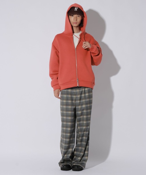 LAKOLE(ラコレ)の「AIRダンボールZIPパーカー / 1071375(パーカー・メンズ・グレー/ブラック/セージグリーン/オレンジ・LARGE/MEDIUM)」の19枚目の写真