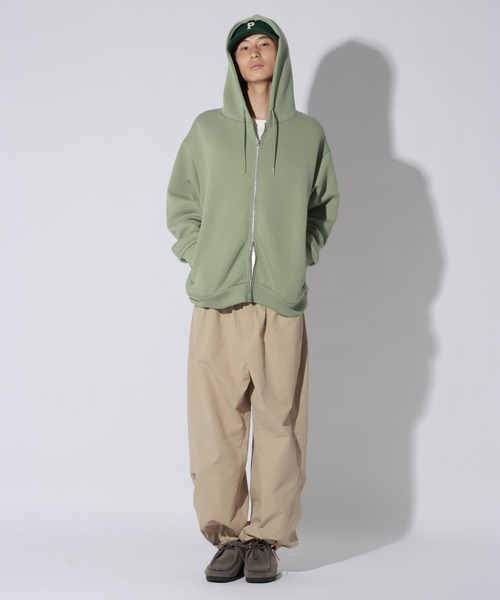 LAKOLE(ラコレ)の「AIRダンボールZIPパーカー / 1071375(パーカー・メンズ・グレー/ブラック/セージグリーン/オレンジ・LARGE/MEDIUM)」の21枚目の写真