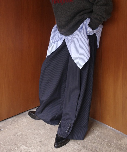 Ameri(アメリ)の「UND PINSTRIPE BARREL SILHOUETTE PANTS(その他パンツ・レディース・ネイビー/ブラウン/ベージュ・X-SMALL/SMALL/MEDIUM)」の1枚目の写真
