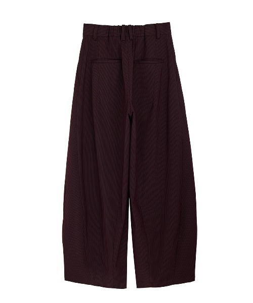 Ameri(アメリ)の「UND PINSTRIPE BARREL SILHOUETTE PANTS(その他パンツ・レディース・ネイビー/ブラウン/ベージュ・X-SMALL/SMALL/MEDIUM)」の6枚目の写真