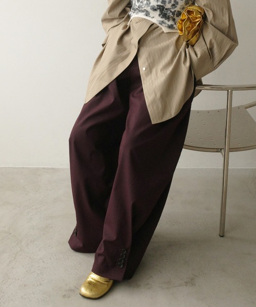Ameri(アメリ)の「UND PINSTRIPE BARREL SILHOUETTE PANTS(その他パンツ・レディース・ネイビー/ブラウン/ベージュ・X-SMALL/SMALL/MEDIUM)」の22枚目の写真
