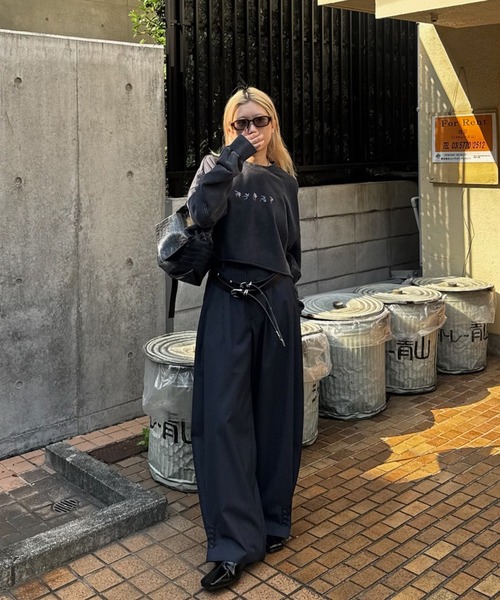 Ameri(アメリ)の「UND PINSTRIPE BARREL SILHOUETTE PANTS(その他パンツ・レディース・ネイビー/ブラウン/ベージュ・X-SMALL/SMALL/MEDIUM)」の11枚目の写真