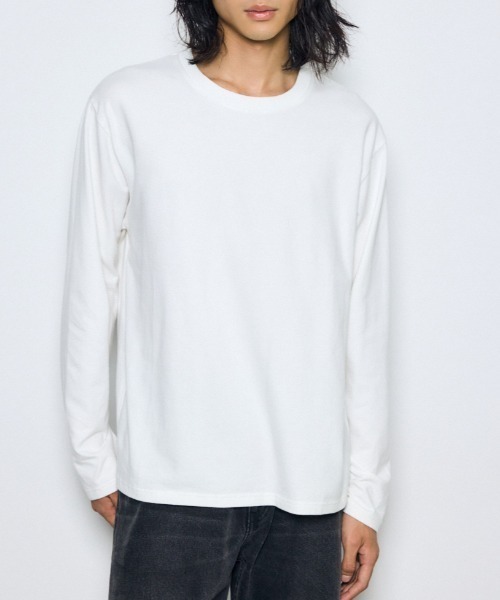 AZUL by moussy(アズールバイマウジー)の「スムースタッチ長袖トップス 秋服 冬服 春服 無地 ロンT(Tシャツ/カットソー・メンズ・チャコールグレー/ホワイト/ブラック・SMALL/LARGE/MEDIUM)」の1枚目の写真
