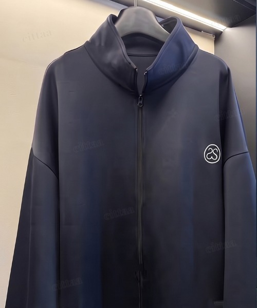 Dalfwin(ダールフィン)の「OISISハイネックバックラインジップアップトラックジャケット(その他アウター・レディース・ネイビー・FREE)」の11枚目の写真