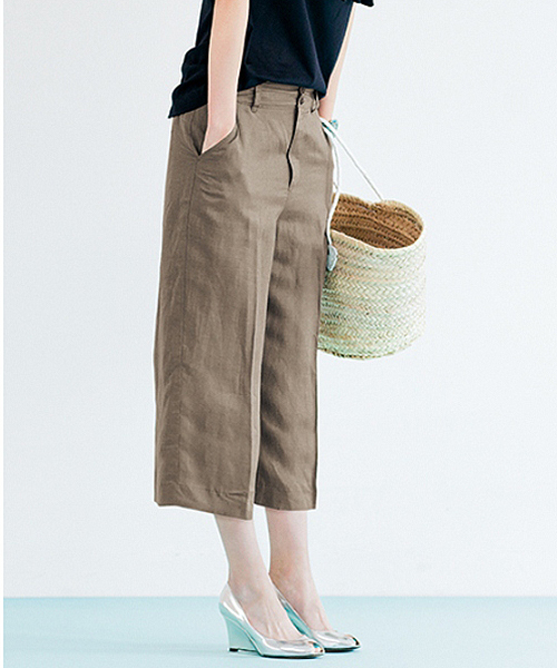 IEDIT（イディット）の「ＩＥＤＩＴレーベルコレクション　麻混素材が涼しげな　大人ミッドカーフ丈パンツ　　　　　（その他パンツ・レディース・カーキ/ベージュ/ネイビー・2/3/8/7/1/10/6/9/5/4）」の2枚目の写真